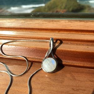 Pretty pendant necklace